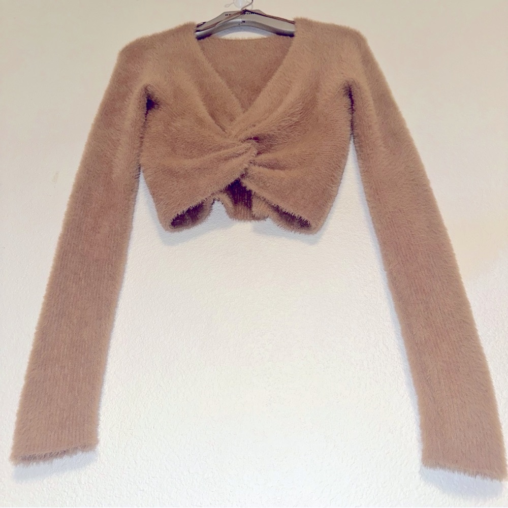 NWT Aerie Tan Fuzzy Knotted Sweater - Picture 8 of 8
